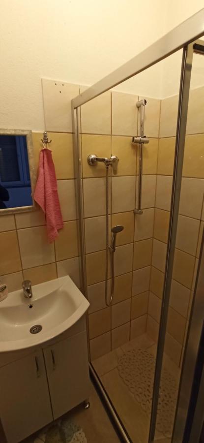 Helly'S Apartman - Self Check-In - Яйце Экстерьер фото