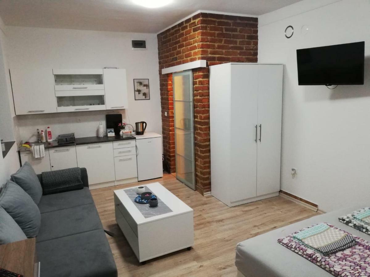 Helly'S Apartman - Self Check-In - Яйце Экстерьер фото